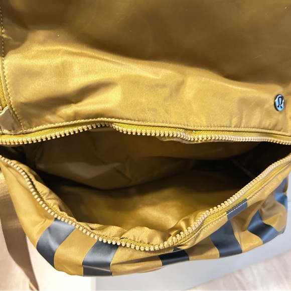 Lululemon backpack - Picture 5 of 5